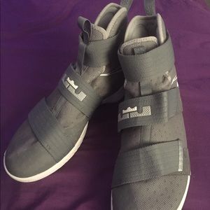 NIKE LeBron Soldier 10 shoes